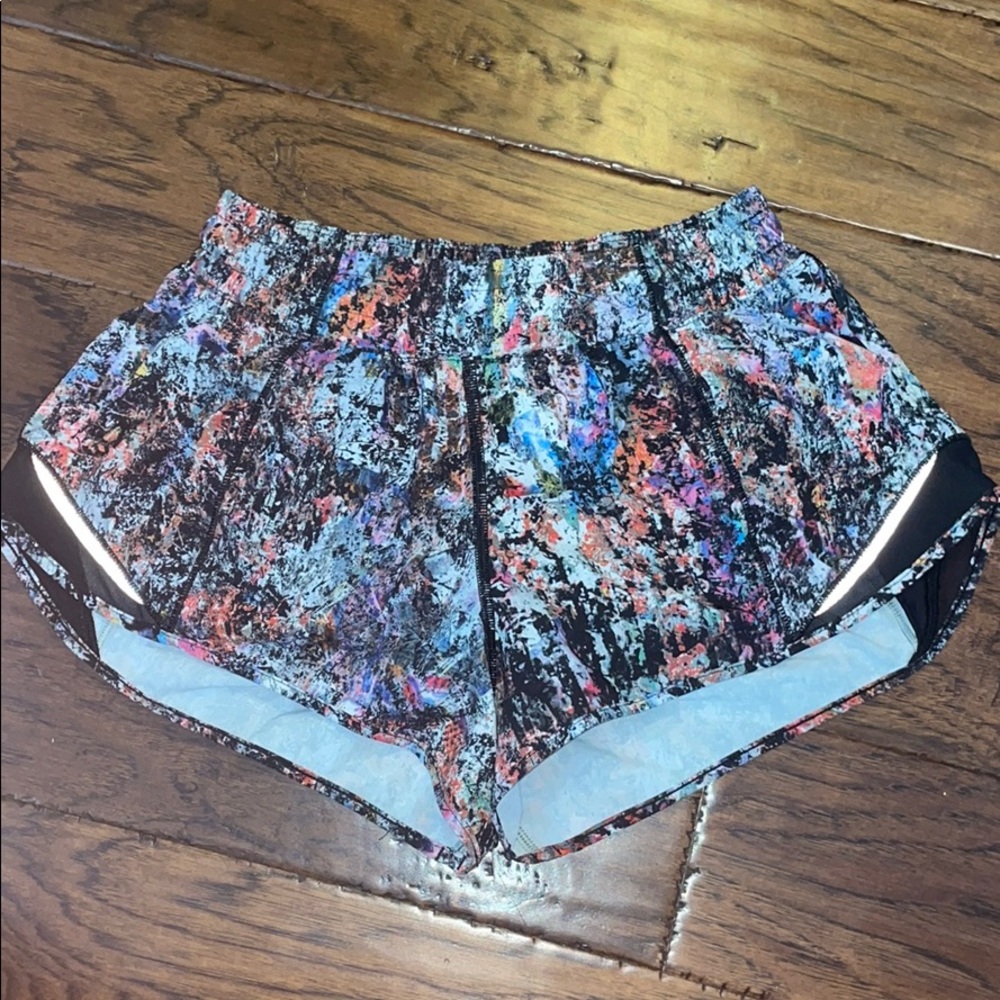 Size 6 lululemon shorts